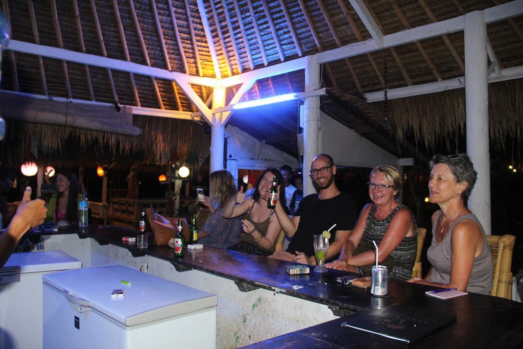 Star Bar And Bungalows Gili Air Exterior foto