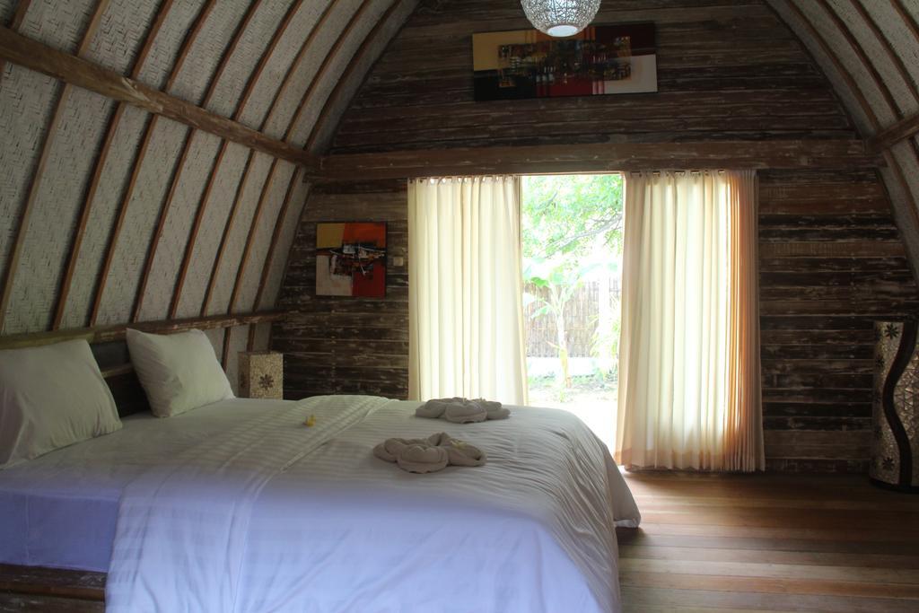 Star Bar And Bungalows Gili Air Exterior foto
