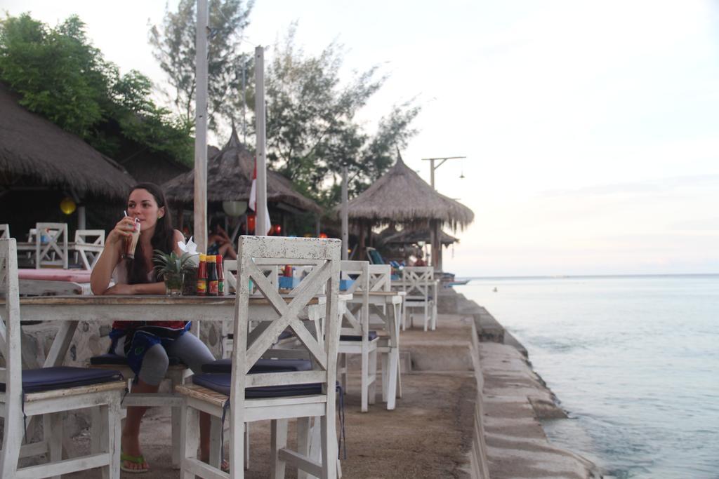 Star Bar And Bungalows Gili Air Exterior foto