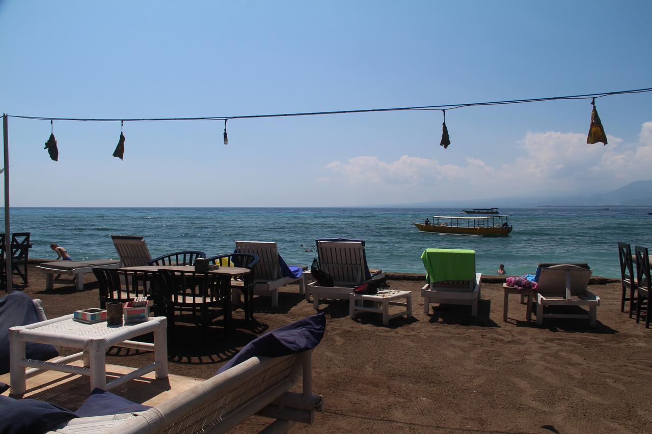 Star Bar And Bungalows Gili Air Exterior foto