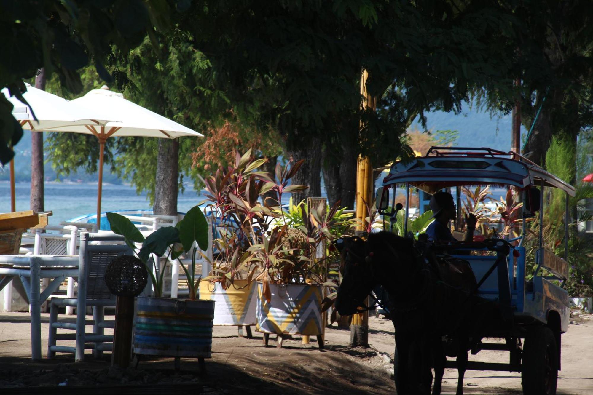Star Bar And Bungalows Gili Air Exterior foto