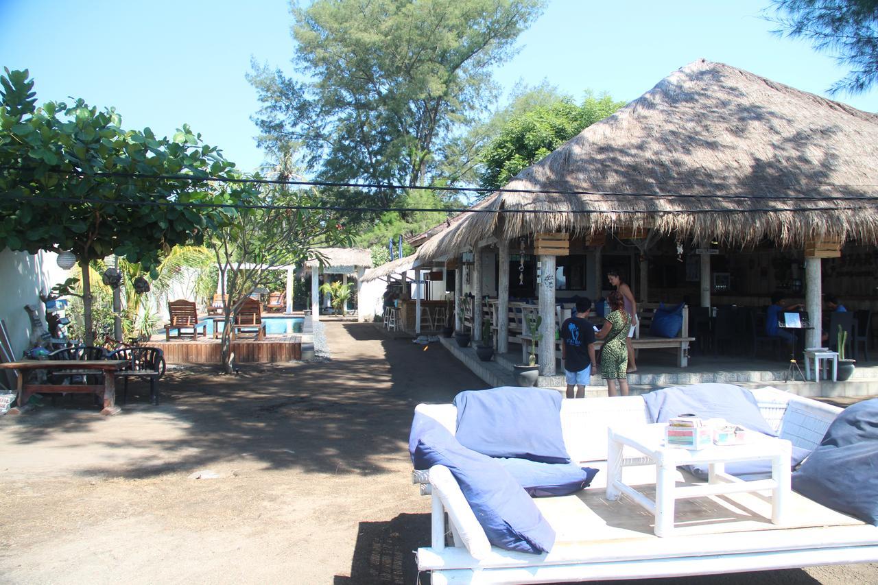 Star Bar And Bungalows Gili Air Exterior foto