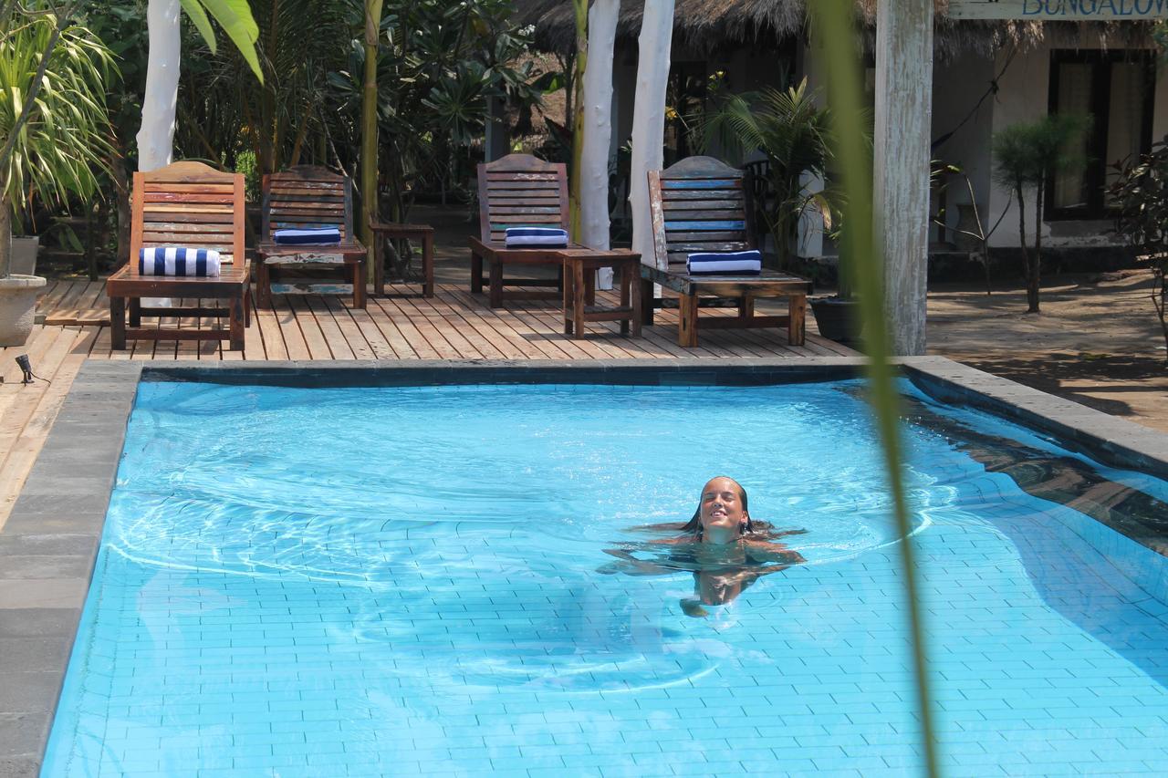 Star Bar And Bungalows Gili Air Exterior foto