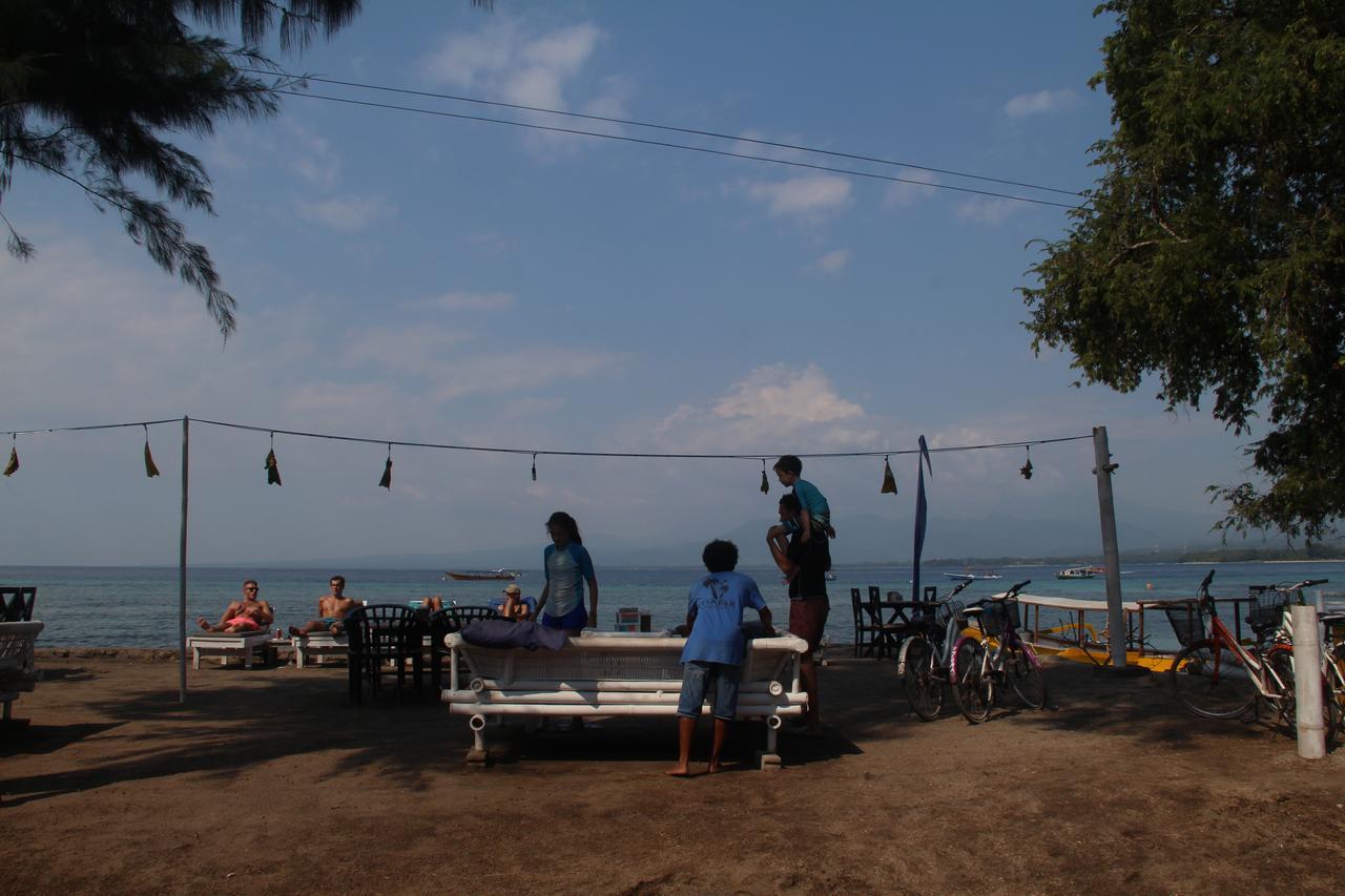 Star Bar And Bungalows Gili Air Exterior foto