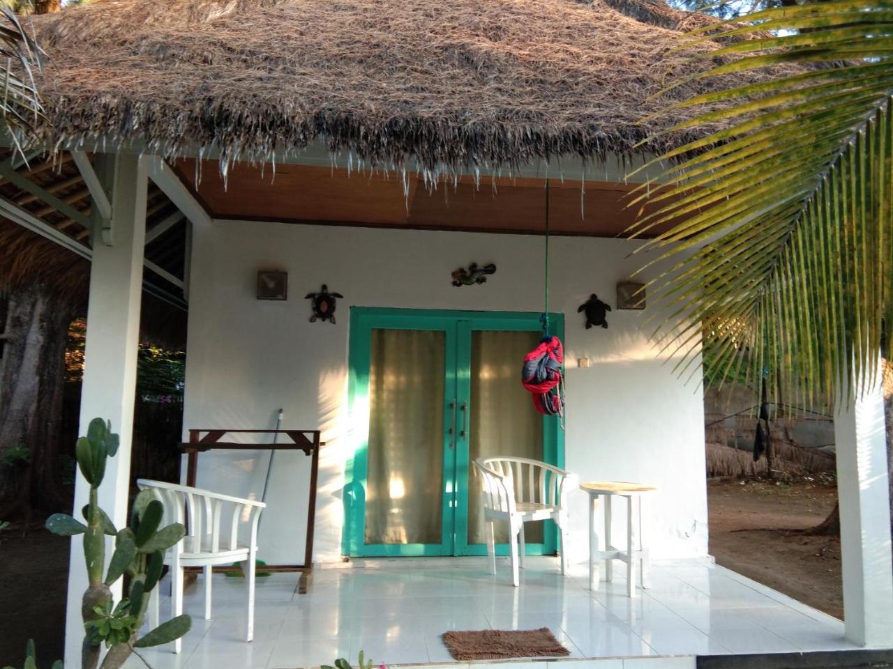Star Bar And Bungalows Gili Air Exterior foto