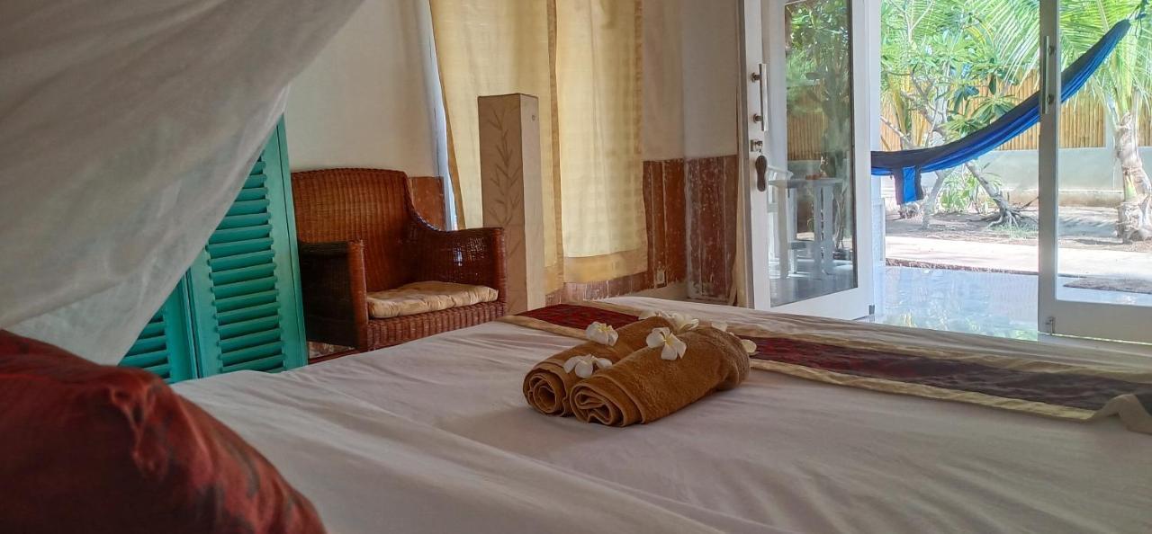 Star Bar And Bungalows Gili Air Exterior foto