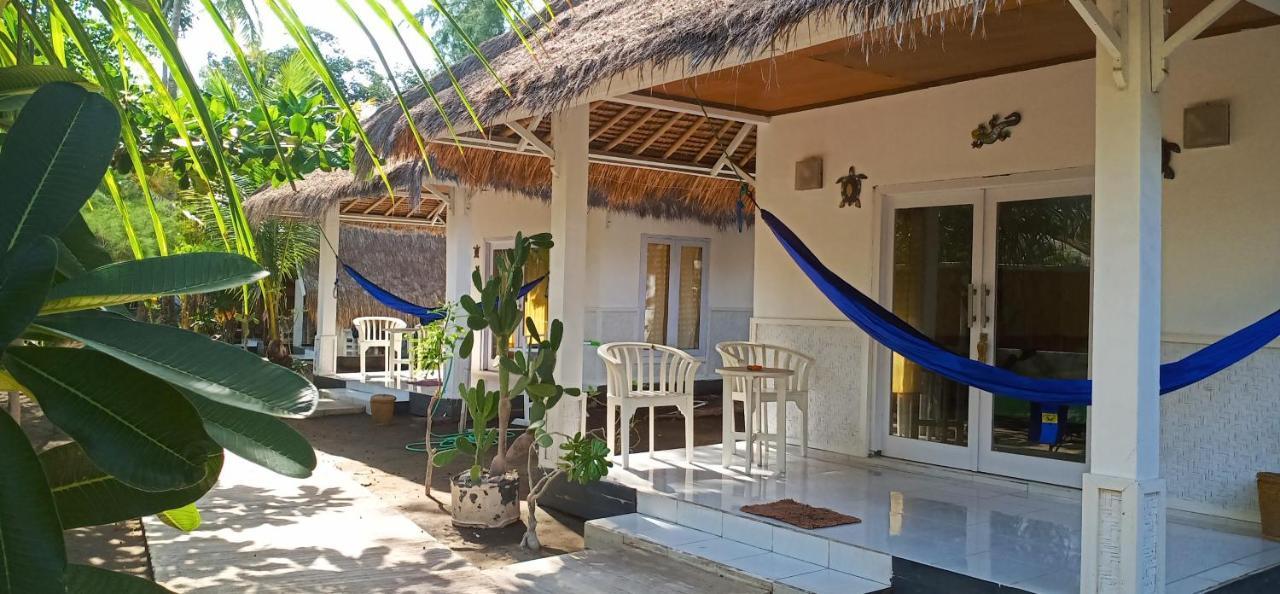 Star Bar And Bungalows Gili Air Exterior foto